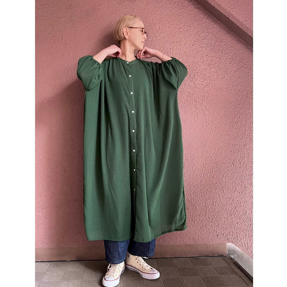 RATA❤️寬鬆大輪廓的長襯衫❤️柔軟的材質，優雅時尚的顏色❤️成熟的綠色 第7張的照片