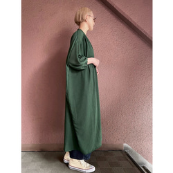 RATA❤️寬鬆大輪廓的長襯衫❤️柔軟的材質，優雅時尚的顏色❤️成熟的綠色 第9張的照片