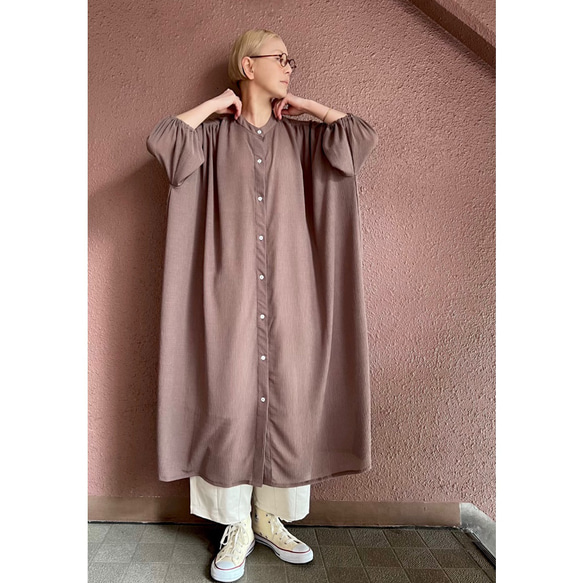 RATA❤️選擇你的長度❣️寬鬆大款長襯衫❤️柔軟面料，優雅時尚的顏色❤️柔軟蓬鬆的摩卡色 第5張的照片