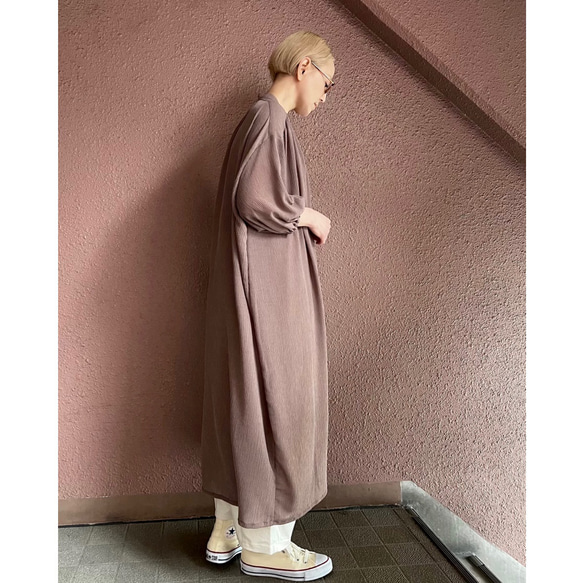 RATA❤️選擇你的長度❣️寬鬆大款長襯衫❤️柔軟面料，優雅時尚的顏色❤️柔軟蓬鬆的摩卡色 第4張的照片