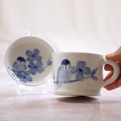 手作りマグカップと豆皿セット「花水木とスズメ」 2枚目の画像