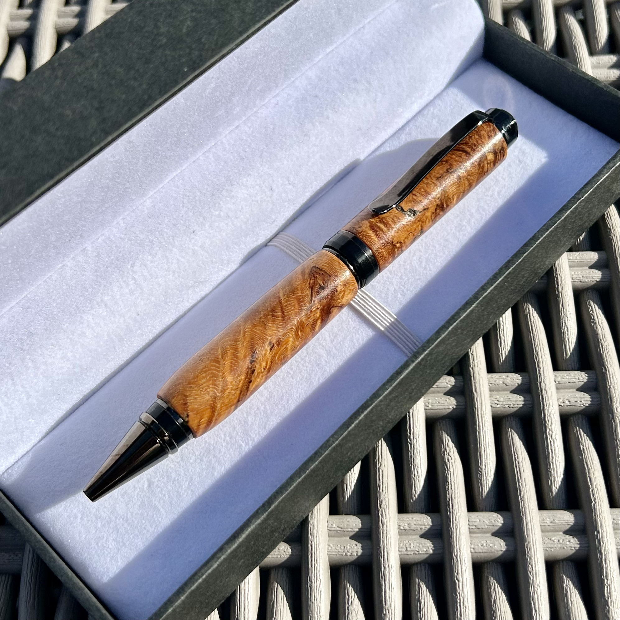 【商売繁盛・努力の木】花梨の瘤木のボールペン　CN8102