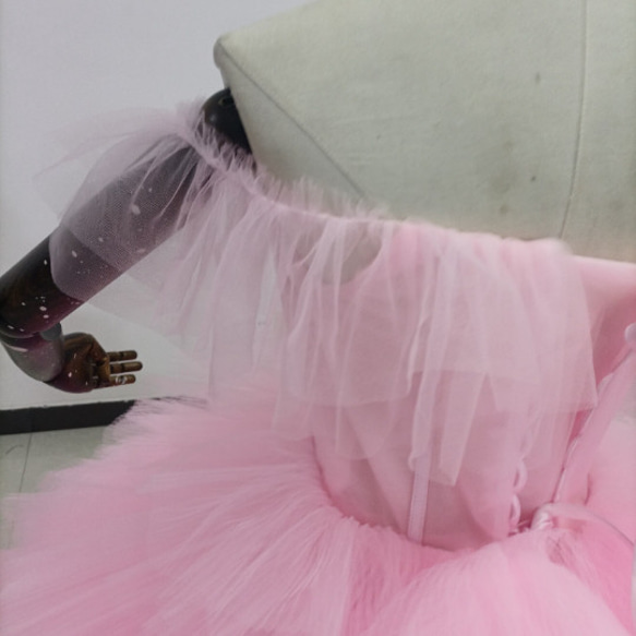 送料無料！カラードレス ピンク 上質オーガンジー 柔らかく重ねたチュールスカートオフショル プリンセスライン エレガント 4枚目の画像