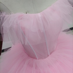 送料無料！カラードレス ピンク 上質オーガンジー 柔らかく重ねたチュールスカートオフショル プリンセスライン エレガント 5枚目の画像
