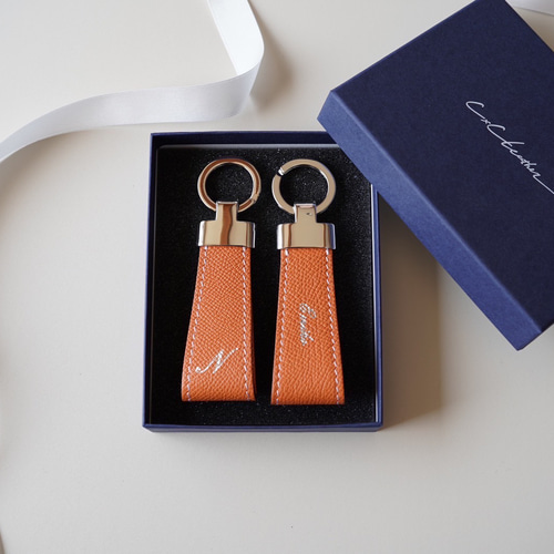 ドイツ型押しワープロラックスのレザーキーリング イニシャル刻印 名