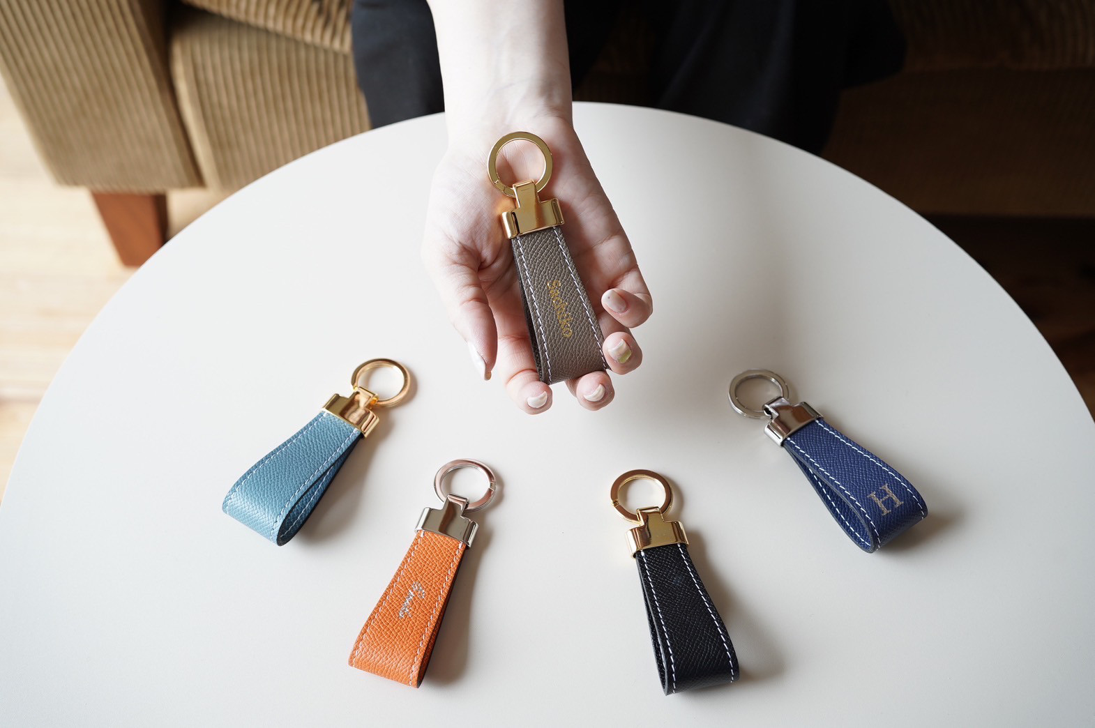 ドイツ型押しワープロラックスのレザーキーリング イニシャル刻印　名入れキーホルダー  キーリング 革婚式 父の日