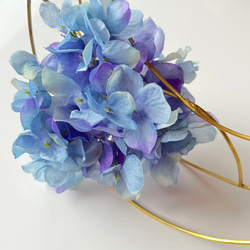 【受注制作】紫陽花をまとった真鍮三日月オブジェ 2枚目の画像
