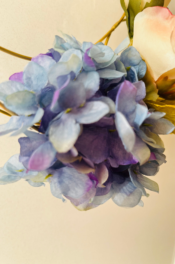 【受注制作】紫陽花をまとった真鍮三日月オブジェ 5枚目の画像
