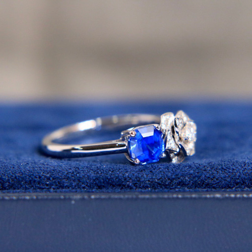 天然ブルーサファイア指輪3.77カラット