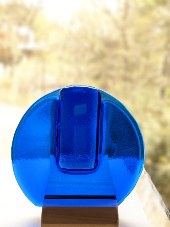 瑠璃色の一輪挿し丸型『晴れやかブルー2023』 2枚目の画像