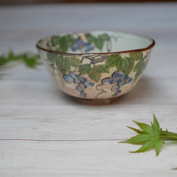 ご飯茶碗　葡萄　陶器　京焼・清水焼　（サイズが選べます）　 3枚目の画像