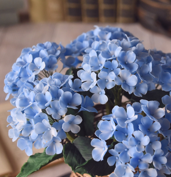 ◆粘土のお花◆ 紫陽花　ライトブルー　柳フラワーピッチャーに飾って…A795 6枚目の画像