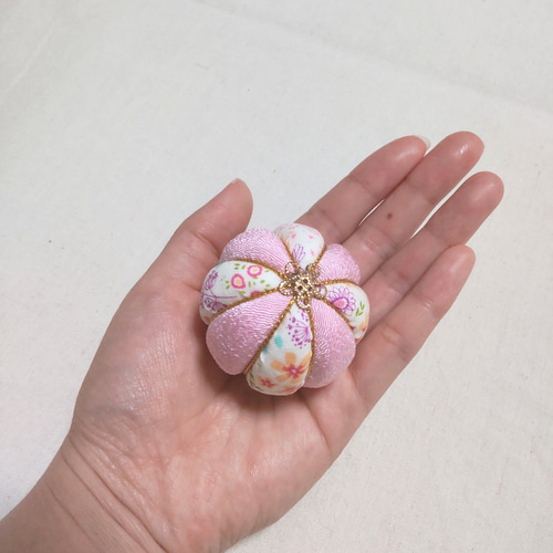 手毬 てまり ハンドメイド ピンク てまり「帯と12菊、ぼたん桜」青地ピンク花 手まり 手毬 手鞠