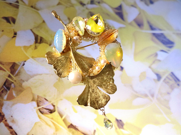 神宮外苑的銀杏樹（金）*胸針 銀杏 銀杏黃 Gibre 玻璃 Sabrina 玻璃 檸檬石英 第3張的照片