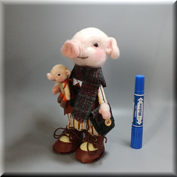 羊毛フェルト　豚　立ち豚さん　ぶた　ブタ　豚フィギュア 2枚目の画像