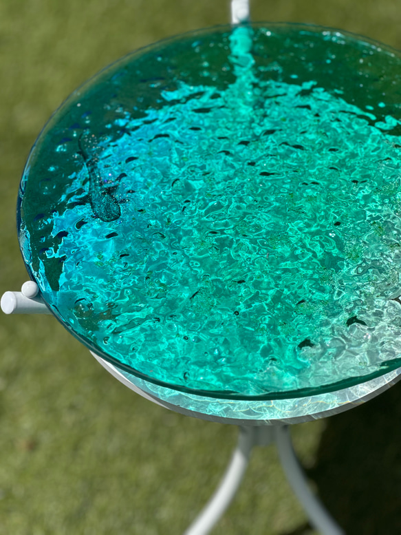 新　エメラルドグリーンウォーター　水紋の影　穏やかな海ガラスガラスサイドテーブル　海 8枚目の画像