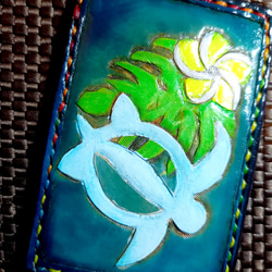 本革 ブルー グリーン プルメリア モンステラ ホヌーパスケース カードケース カラフル  レザーヌメ革 クロコ型押し 3枚目の画像