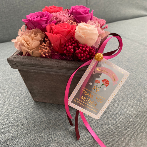 フランボワーズ色のオブジェ プリザーブドフラワー Atelier