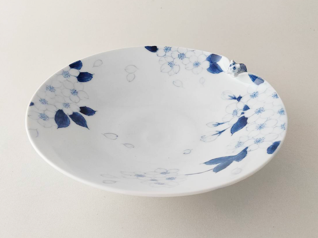 【受注生産】染付桜文六寸鉢「虎猫」