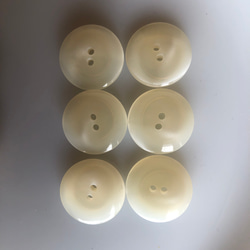 アンティーク ボタン 6個　ビンテージ 昭和 レトロ 個性的 ハンドメイド素材 日本製 ポップ アクセ ホワイト　白 4枚目の画像