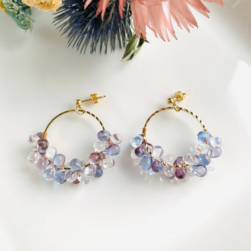 紫陽花パープルドロップのキラつやピアス（イヤリング） ピアス