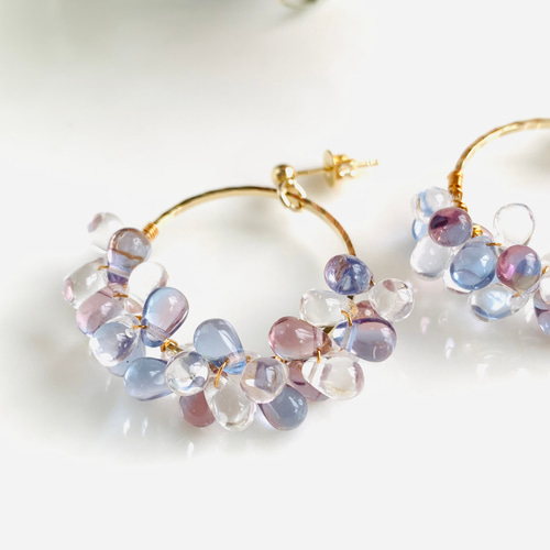 紫陽花パープルドロップのキラつやピアス（イヤリング） ピアス
