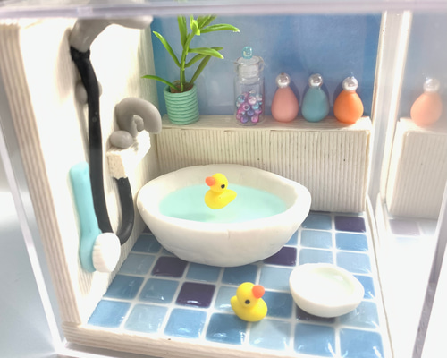 ☆ケース入りミニドールハウス 受注生産 バスルーム 樹脂粘土 置物