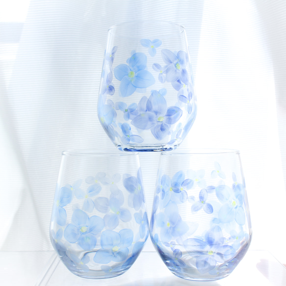 透き通る紫陽花のまんまるグラス〜晴れやかブルー〜 2枚目の画像
