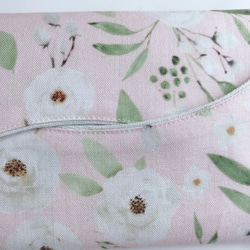 ✳︎ポケットティッシュケース✳︎ ボタニカルなお花柄　あわいピンク系　縁取り切替カーブ口　普通サイズ 5枚目の画像
