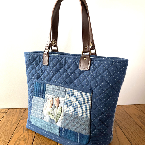 チューリップのパッチワークキルトバッグ トートバッグ lilla＊ 通販