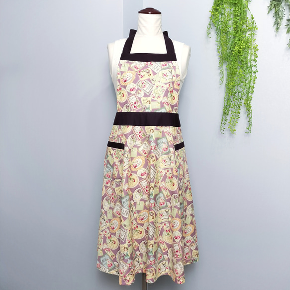 【廃盤生地】 ハンドメイド作家 mifumi クロスギャザーのエプロンドレス 廃盤生地】 ハンドメイド作家 mifumi クロスギャザーのエプロンドレス