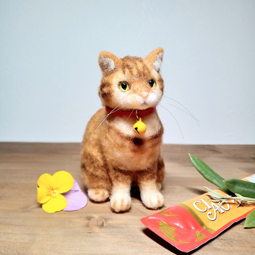 キラキラ瞳の癒やしのミニねこ】茶トラ猫 お座りver.【羊毛フェルト