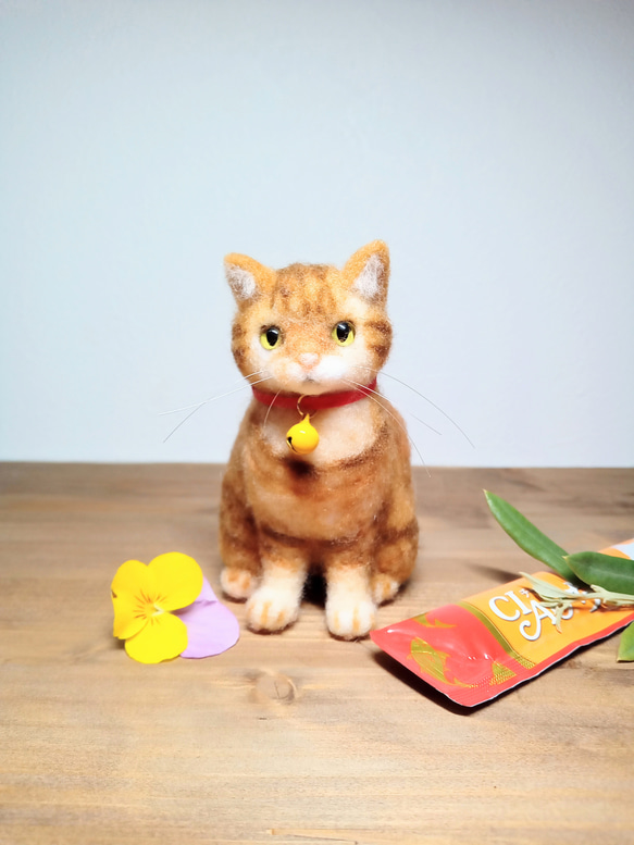 キラキラ瞳の癒やしのミニねこ】茶トラ猫 お座りver.【羊毛フェルト