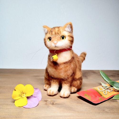 キラキラ瞳の癒やしのミニねこ】茶トラ猫 お座りver.【羊毛フェルト