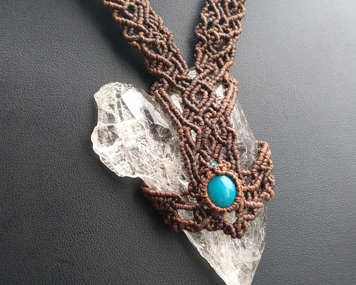 ガネッシュヒマール産】ヒマラヤ水晶とターコイズの天然石マクラメ
