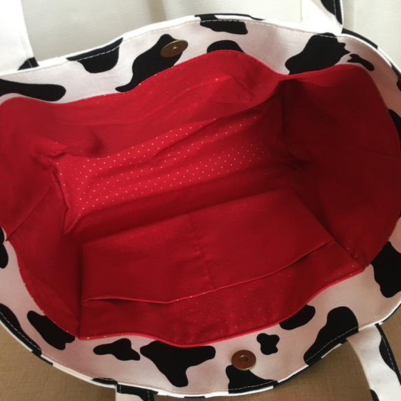 牛柄ホルスタイン両面ポケットトートバッグ（白/赤）＊ハンドメイド 6枚目の画像