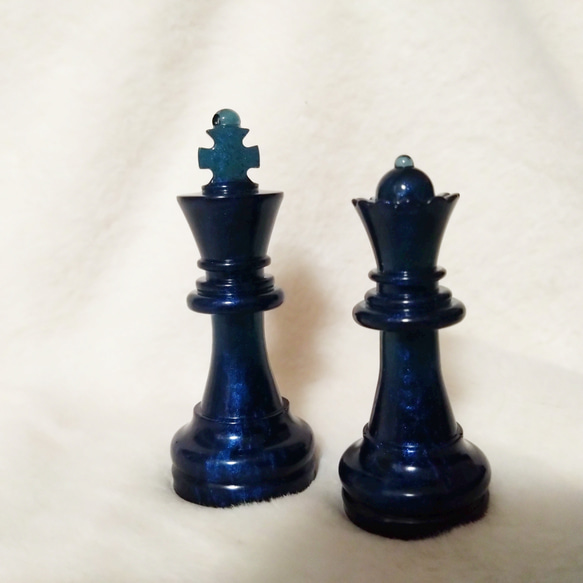 レジン製【チェスの駒】ブルーブラック 2枚目の画像