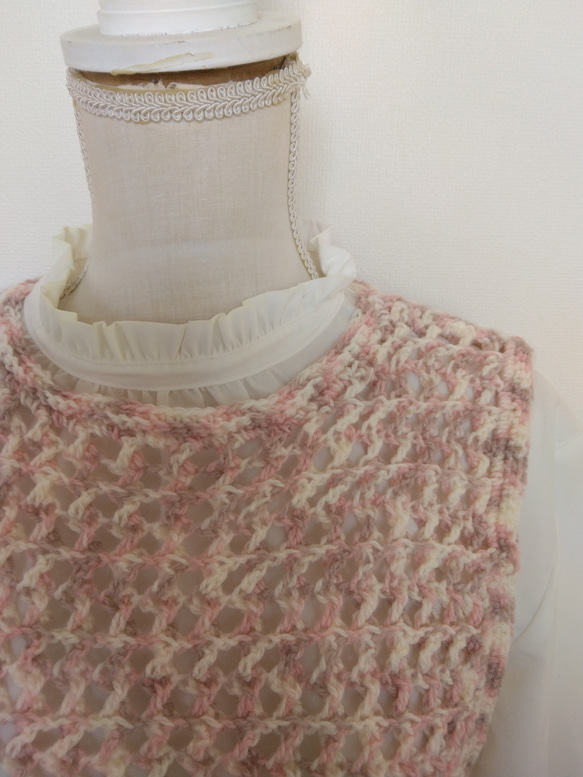 ニットベスト　透け透けピンク　手編み 2枚目の画像