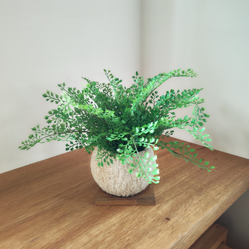 フェイクグリーンの鉢植え(アジアンタム) ／ストーンポット 人工観葉