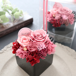 スモーキーピンクのバラとカーネーションの華やかなアレンジメント｜母の日・誕生日・退職祝い　pre.091 11枚目の画像