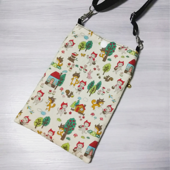 猫ずきんと柴オオカミ スマホショルダー 選べる3色／ショルダー長さ調整可能 4枚目の画像