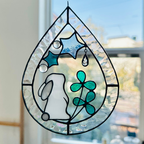 ステンドグラス】夜空を見上げるうさぎのサンキャッチャー サン