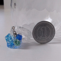 ルクシプオリの耳飾り　青の鉱石（銀）3個 3枚目の画像