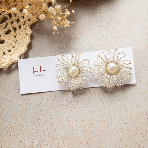 【#1353】ビーズ刺繍　フラワー　ハンドメイド　アクセサリー　ピアスイヤリング 再販＊ビーズ刺繍♡ゴージャスなお花のピアス/イヤリング イヤリング