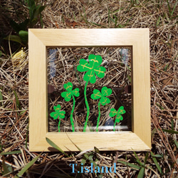 ＊四つ葉のクローバーガラスほのぼの植物アート＊しあわせな緑の置物〜壁掛け＆自立のフレーム付Creema限定（送料無料） 1枚目の画像