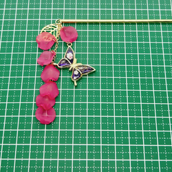 桜蝶 と 枝垂れ桜 の 簪 〜 紫×ピンク 〜 3枚目の画像