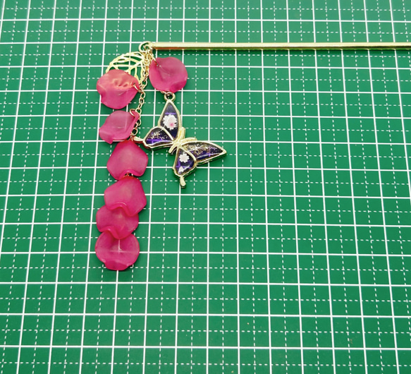 桜蝶 と 枝垂れ桜 の 簪 〜 紫×ピンク 〜 3枚目の画像