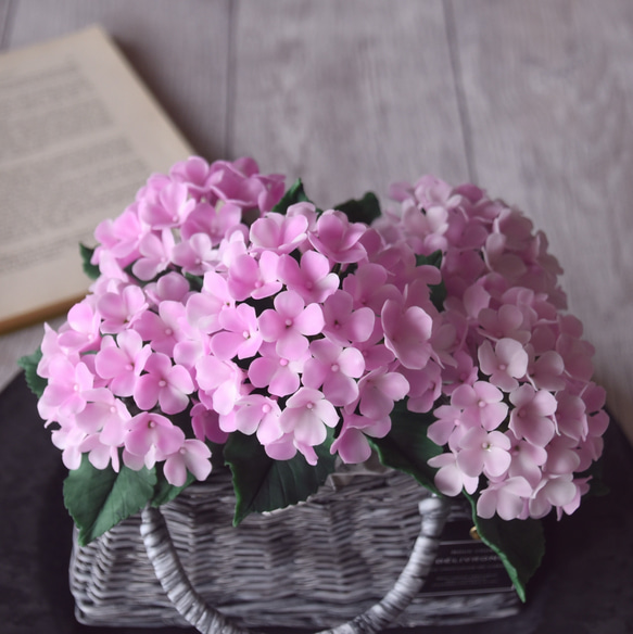 ◆粘土のお花◆　紫陽花　ライトピンク　グレーバスケット　A797 5枚目の画像