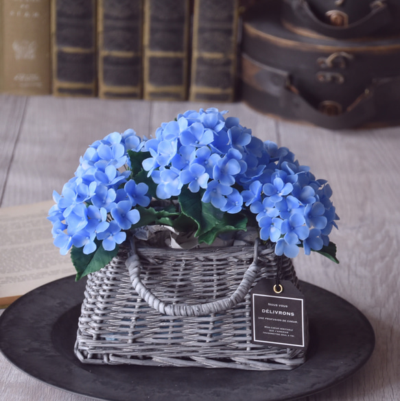 ◆粘土のお花◆　紫陽花　ライトブルー　グレーバスケット　A796 10枚目の画像