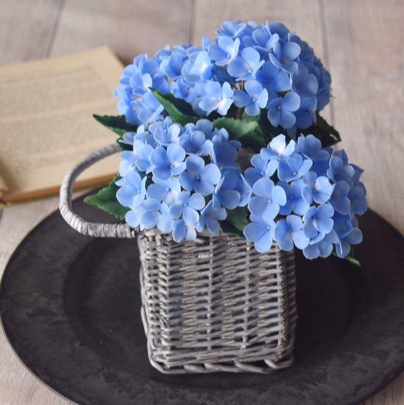 ◆粘土のお花◆　紫陽花　ライトブルー　グレーバスケット　A796 13枚目の画像